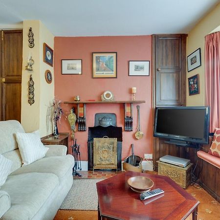 Charming Historical Cottage In Скарборо Экстерьер фото