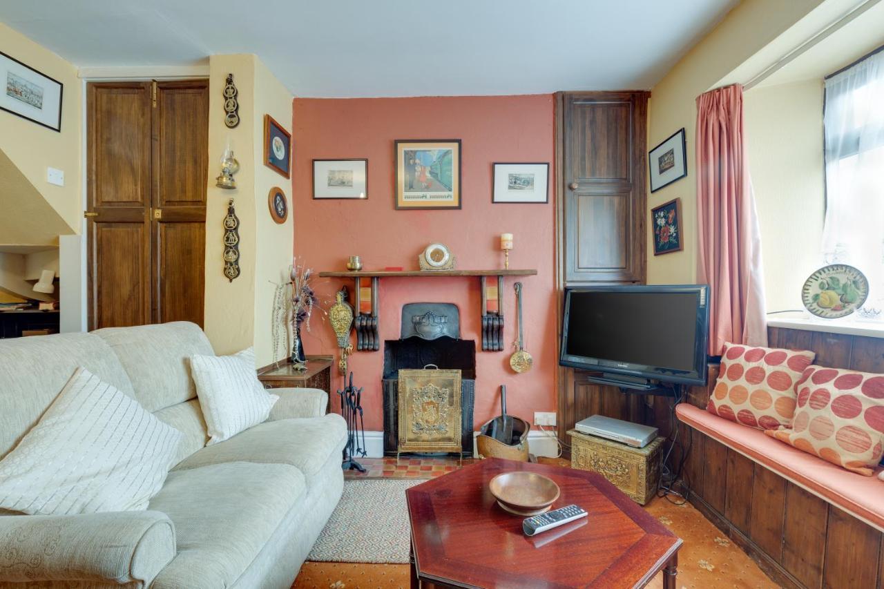 Charming Historical Cottage In Скарборо Экстерьер фото